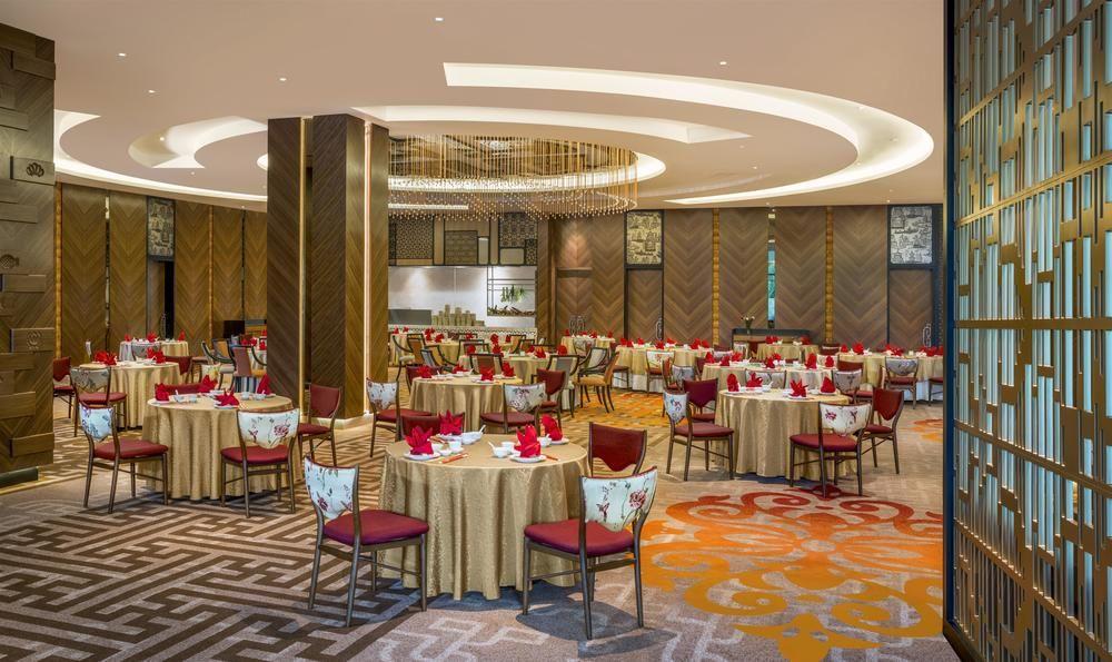 Le Meridien Путраджая Экстерьер фото The ballroom