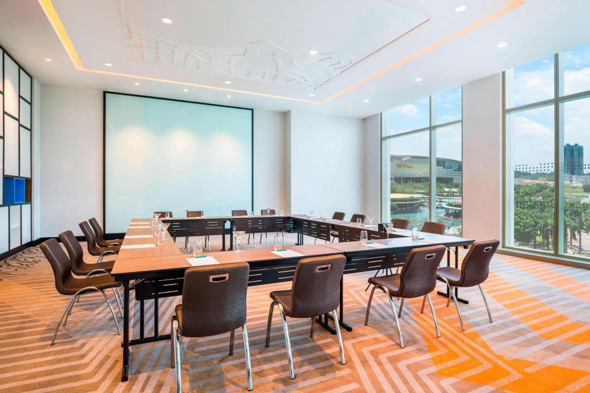 Le Meridien Путраджая Экстерьер фото Meeting room