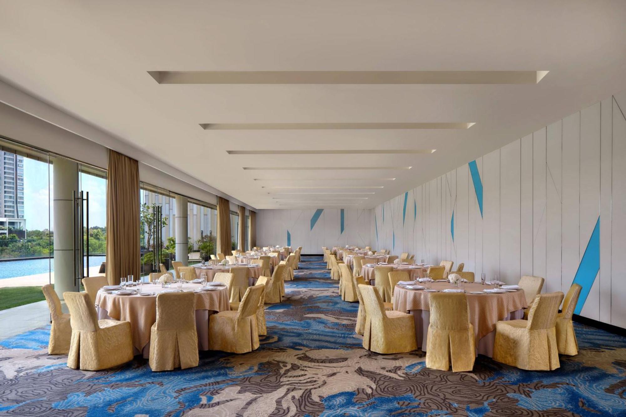 Le Meridien Путраджая Экстерьер фото The ballroom