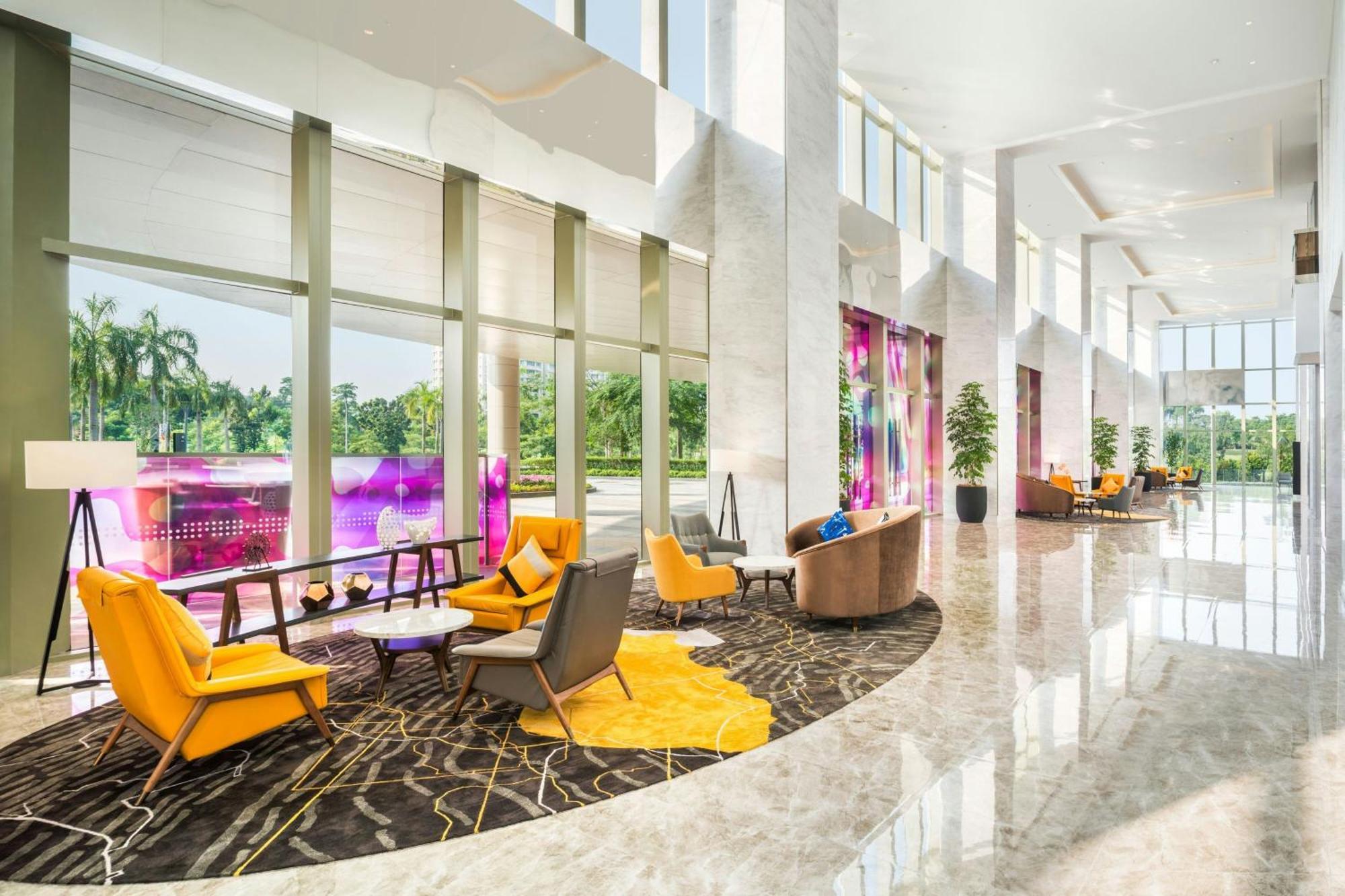 Le Meridien Путраджая Экстерьер фото The lobby of the hotel